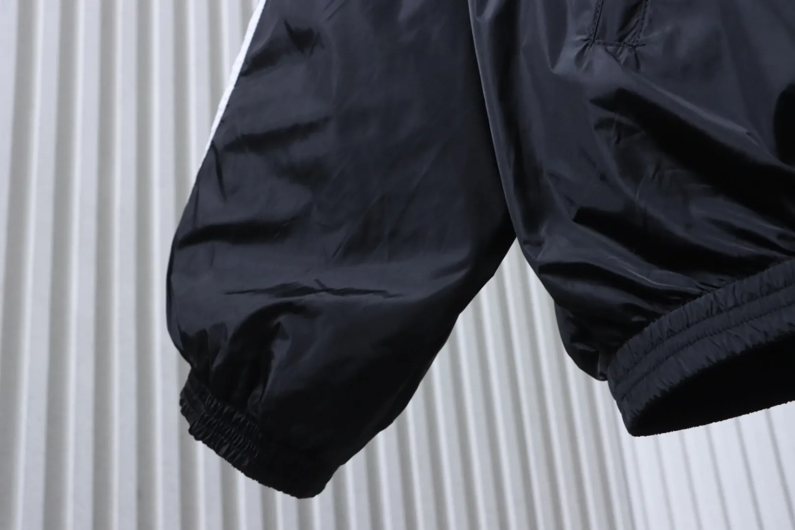 Long Sleeve Detail