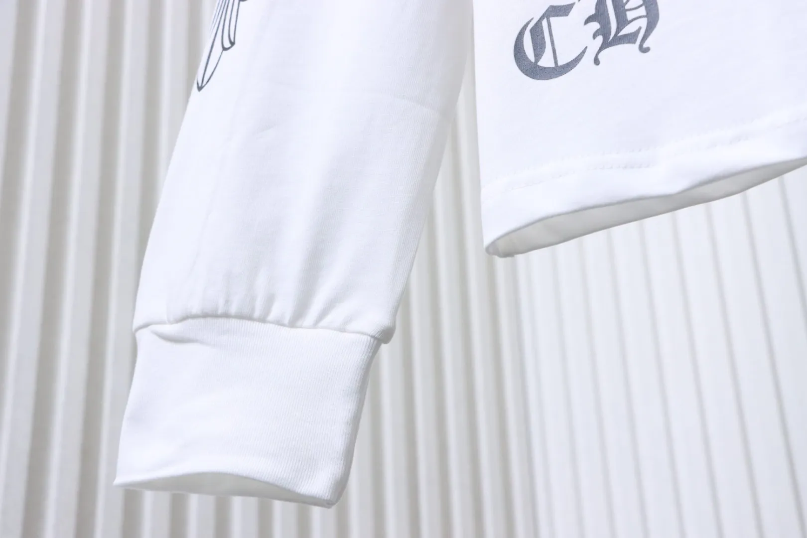 Long Sleeve Detail