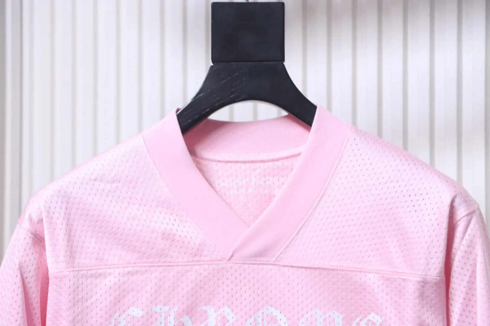 Neckline