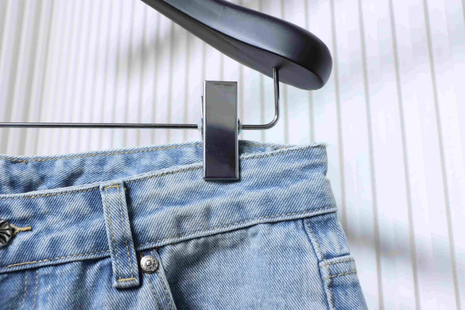 Half View Waistline