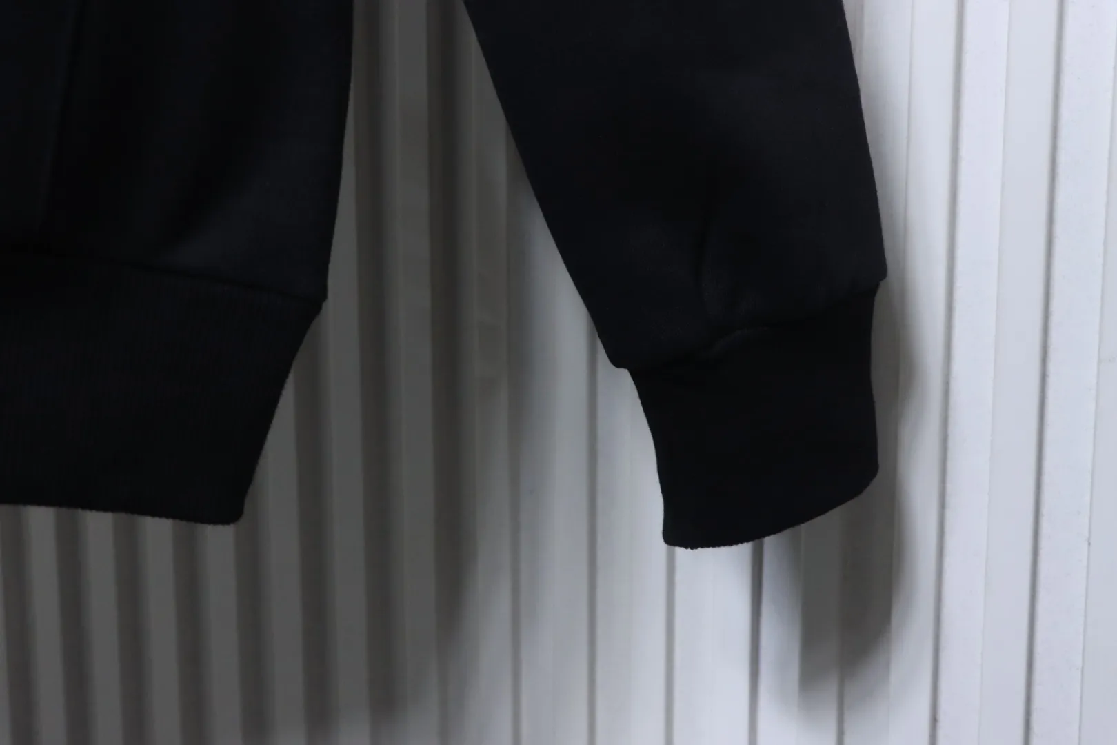 Long Sleeve Detail