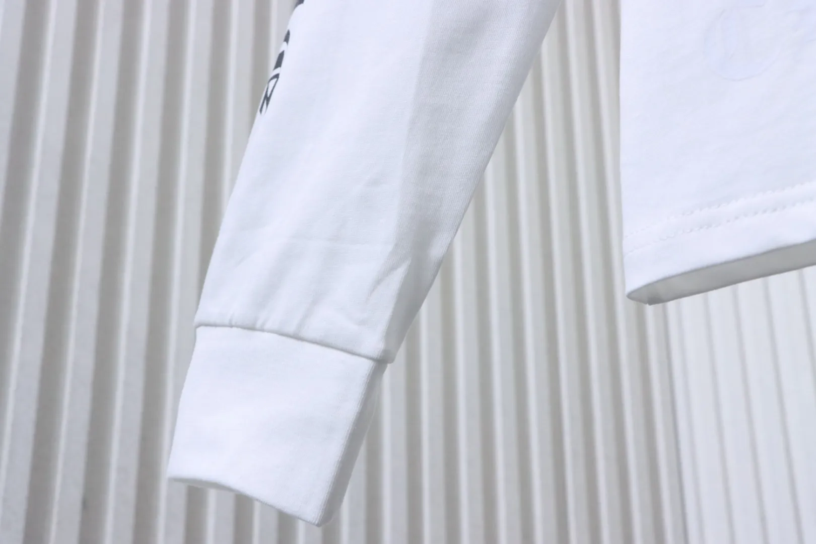 Long Sleeve Detail