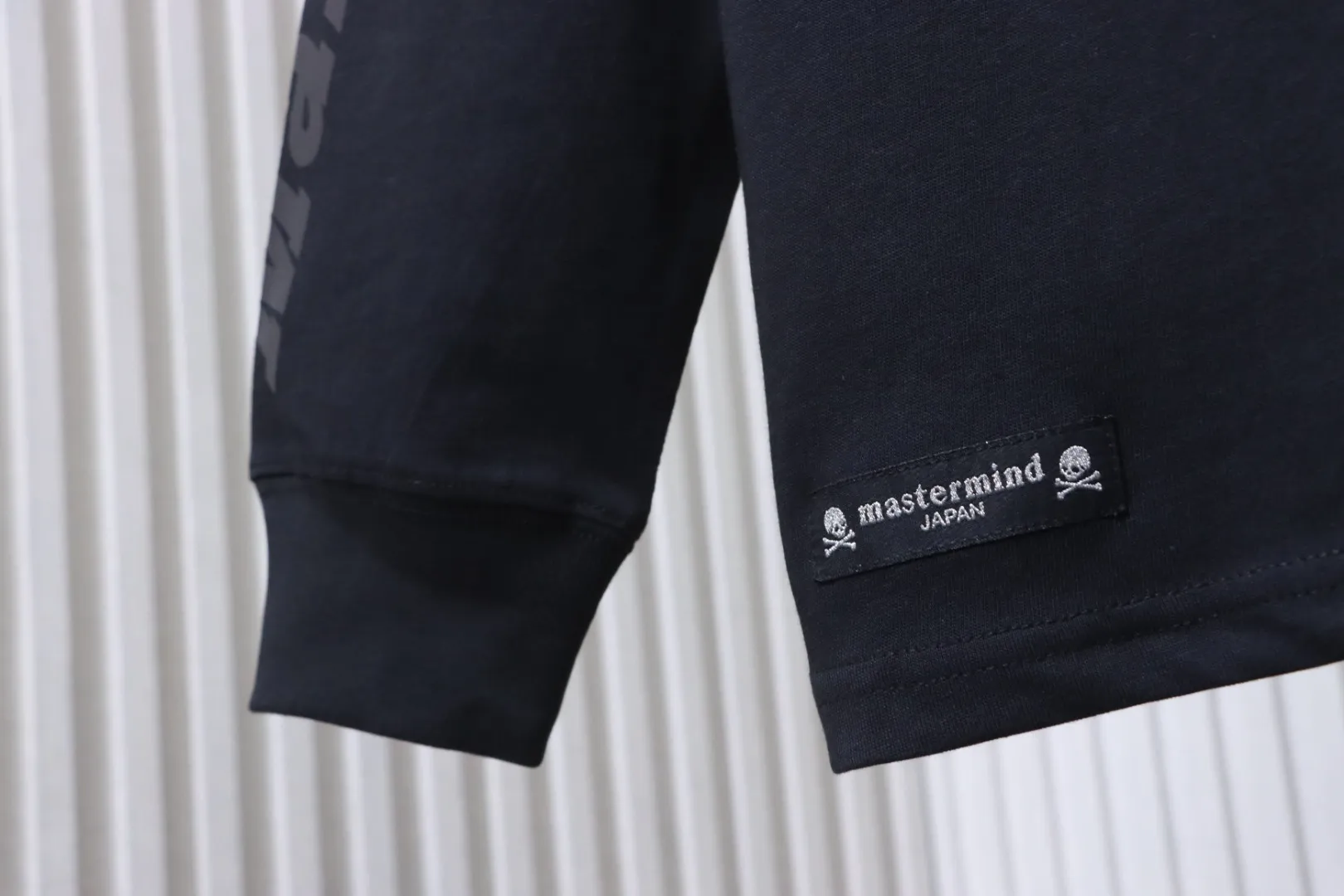 Long Sleeve Detail