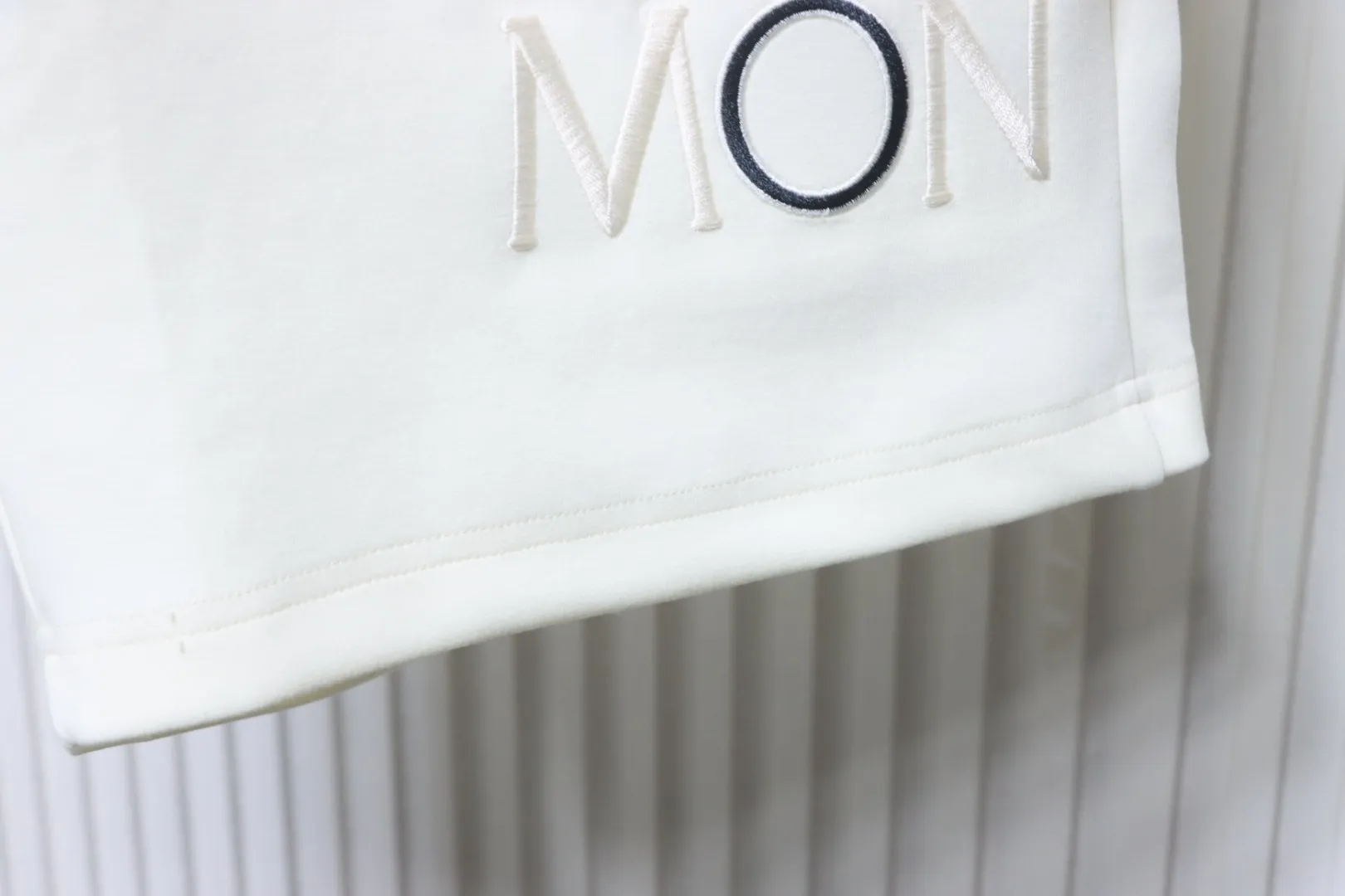 Bottom Hem Detail