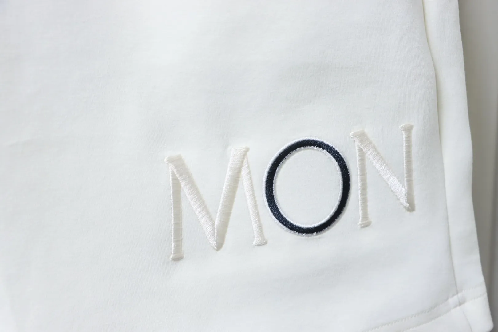 Logo Detail
