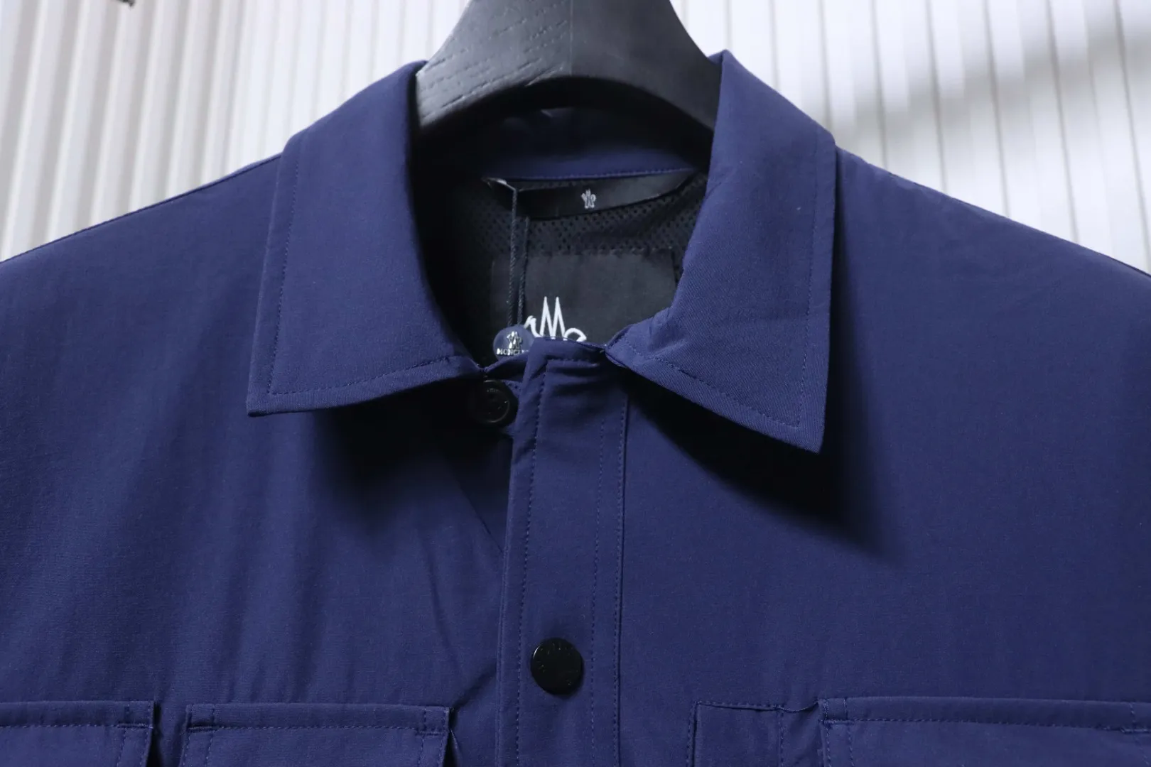 Collar Detail