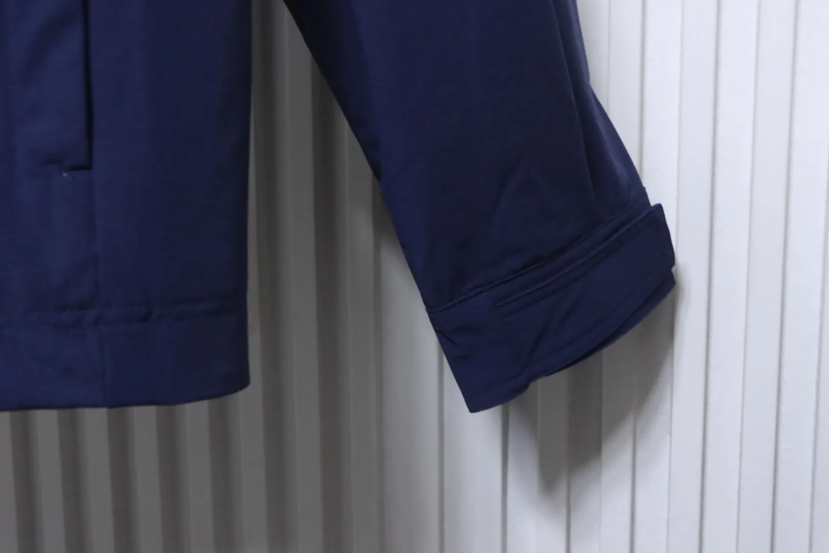 Long sleeve detail