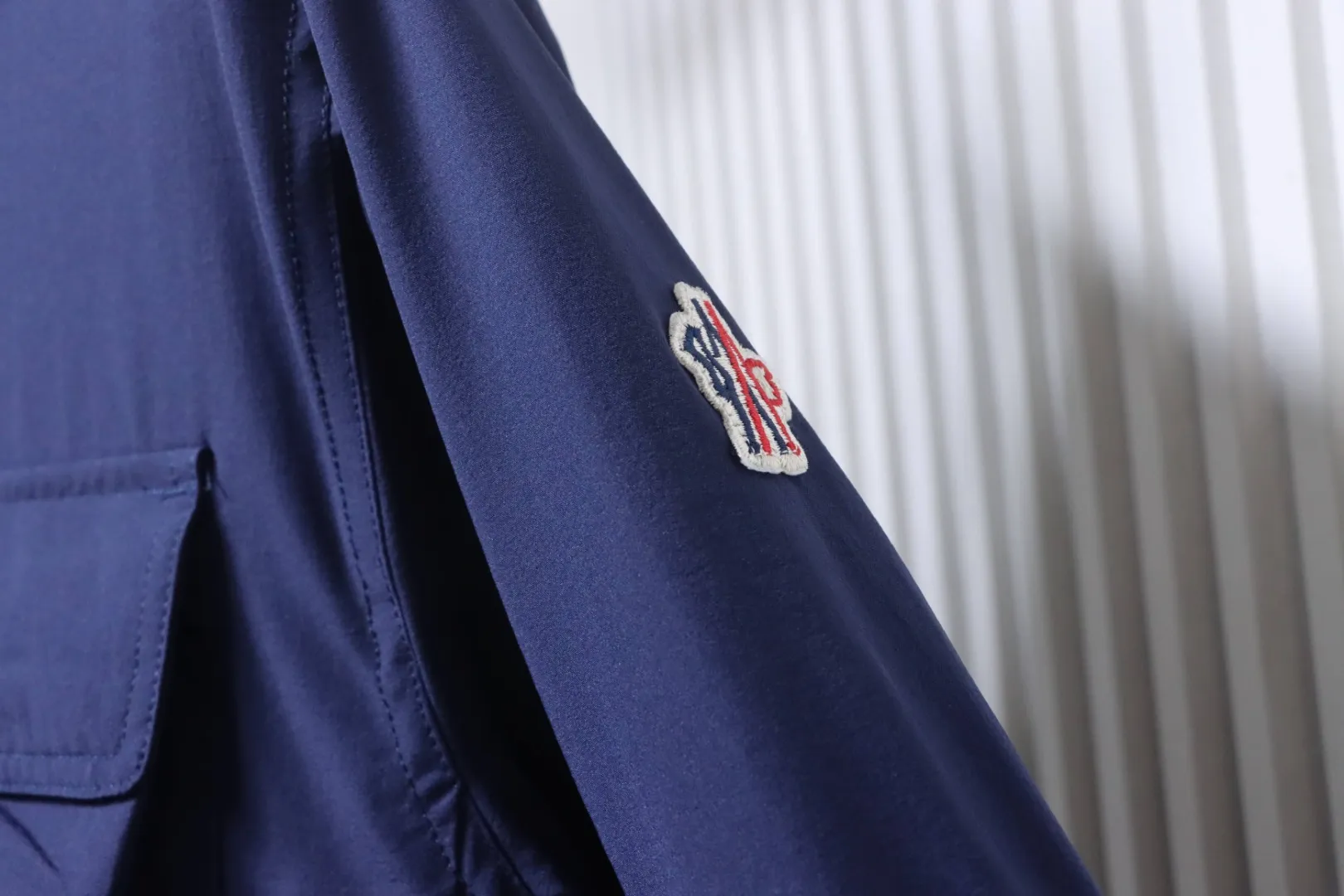 Side Logo Detail