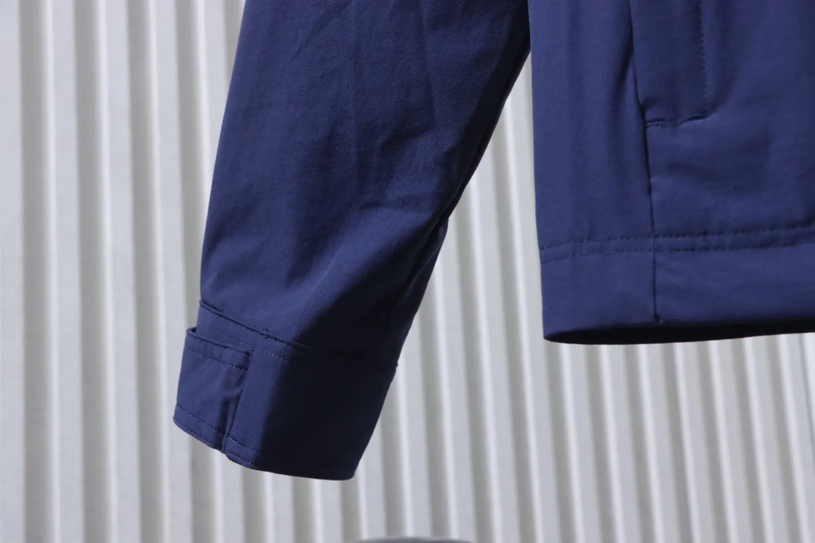 Long sleeve detail