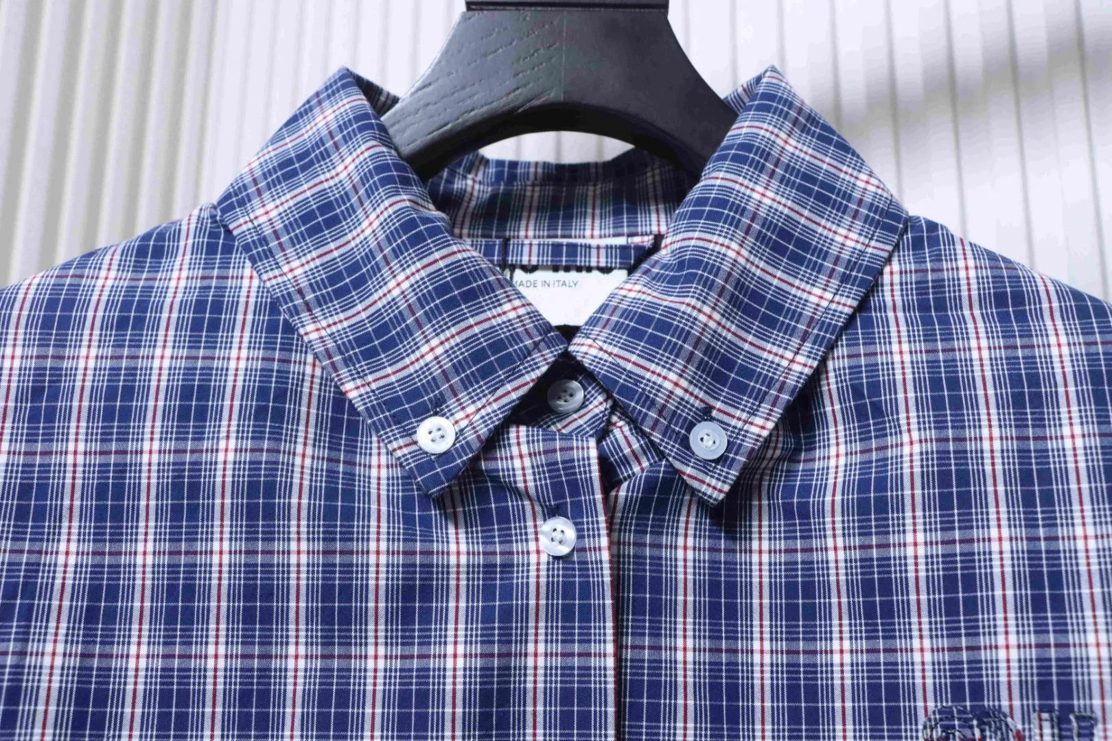 Collar Detail