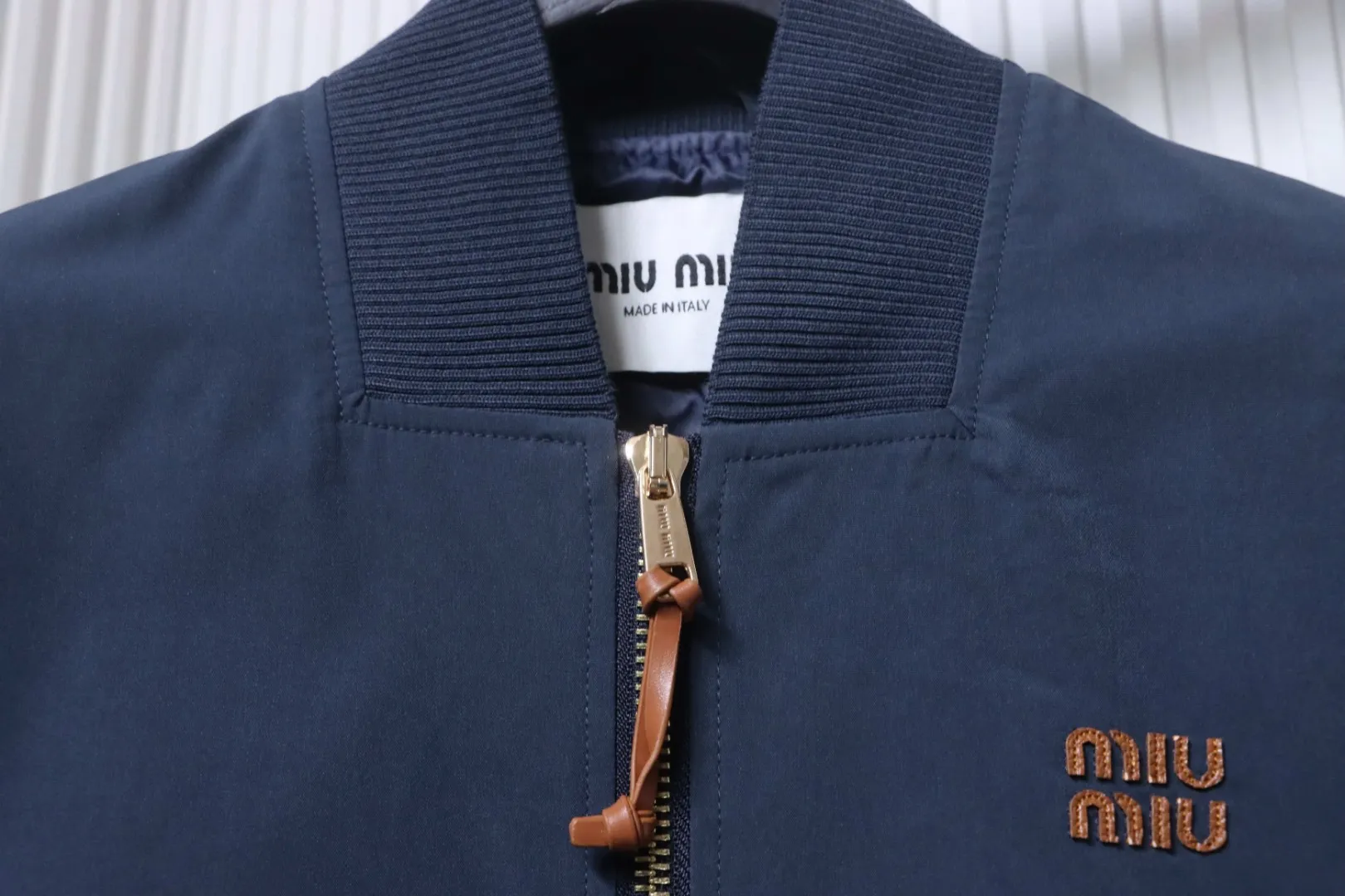 Collar Detail