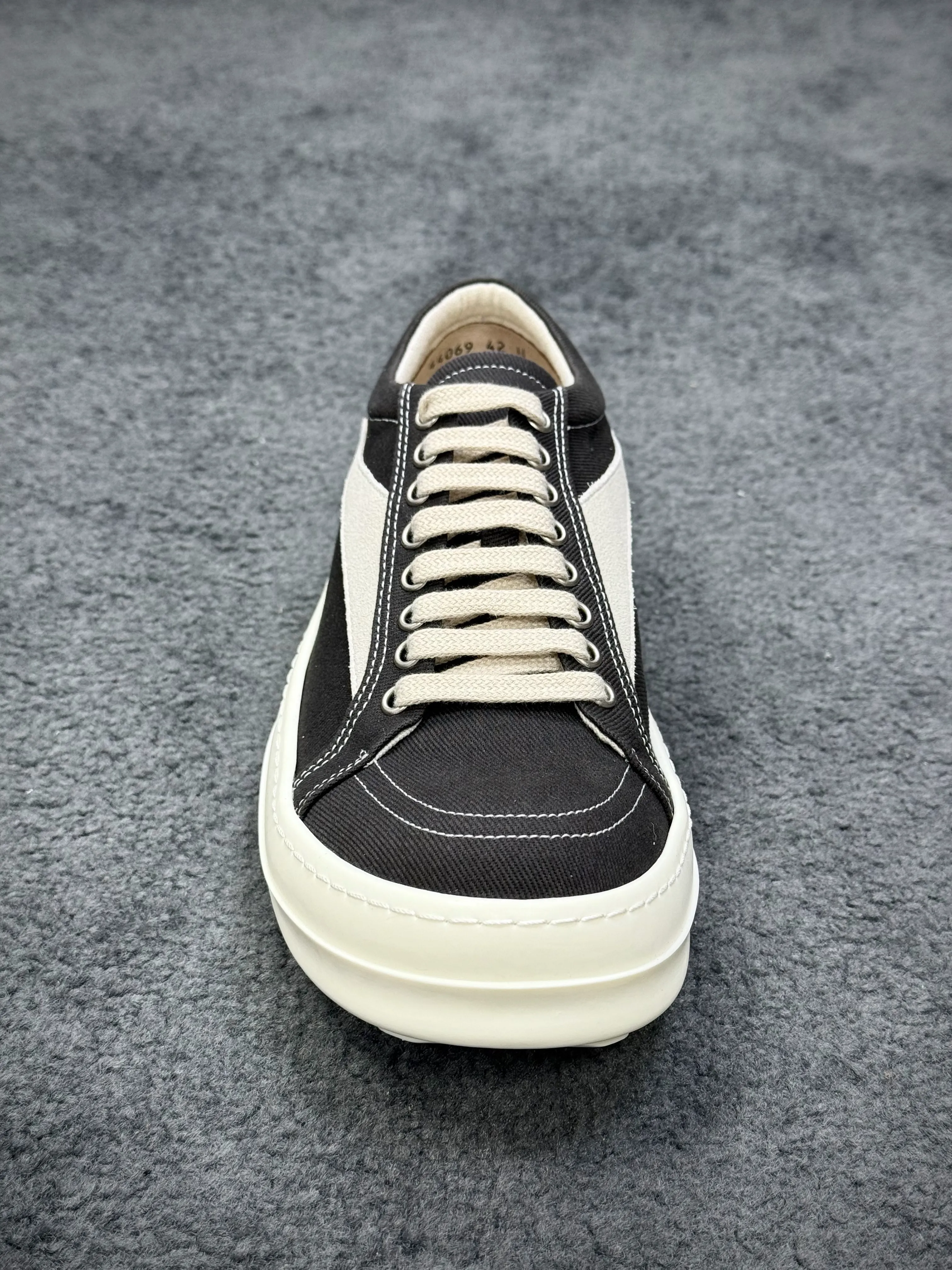 R 0wens DRKSHDW Denim Vintage Low Sneakers Black Milk Right View