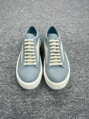 R 0wens Porterville Pale Blue Leather Vintage Low Sneakers Profile View