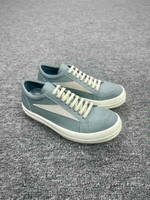 R 0wens Porterville Pale Blue Leather Vintage Low Sneakers Angeled View