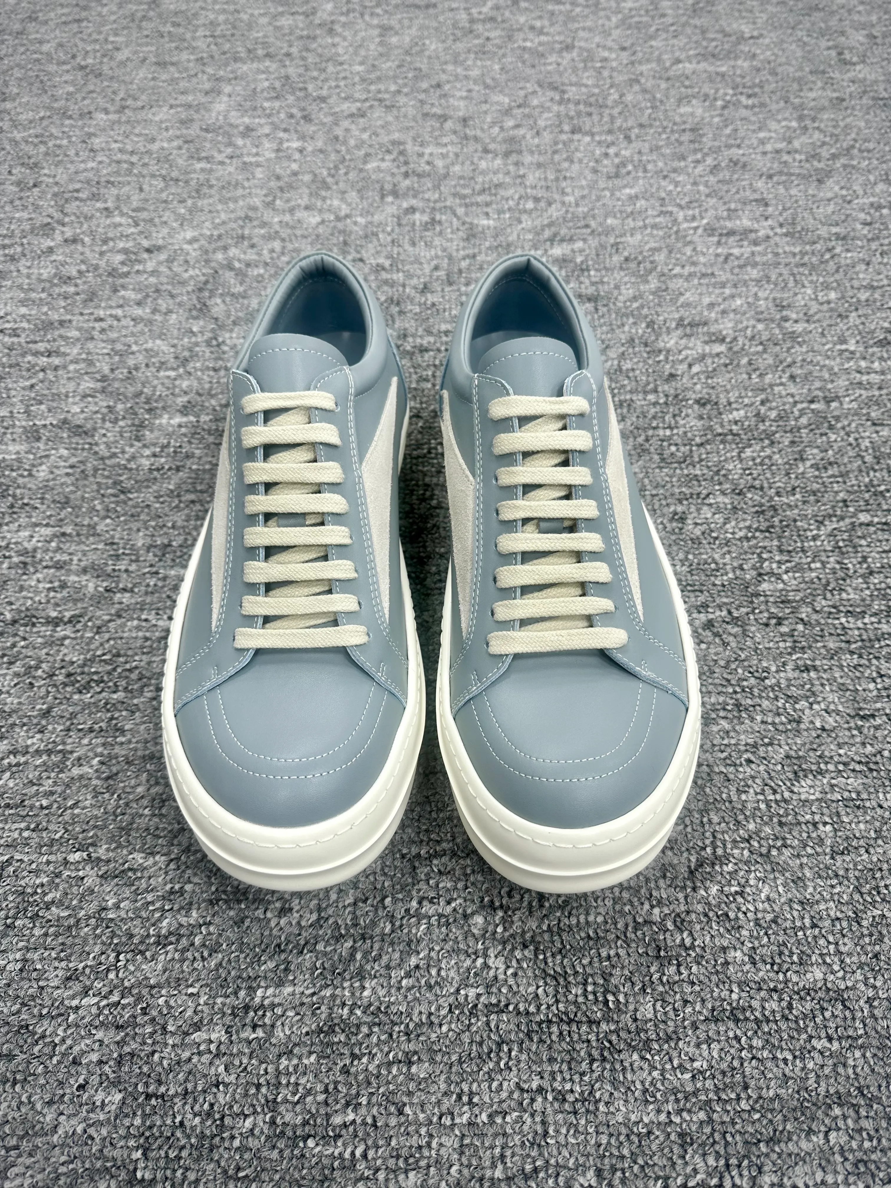 R 0wens Porterville Pale Blue Leather Vintage Low Sneakers Profile View