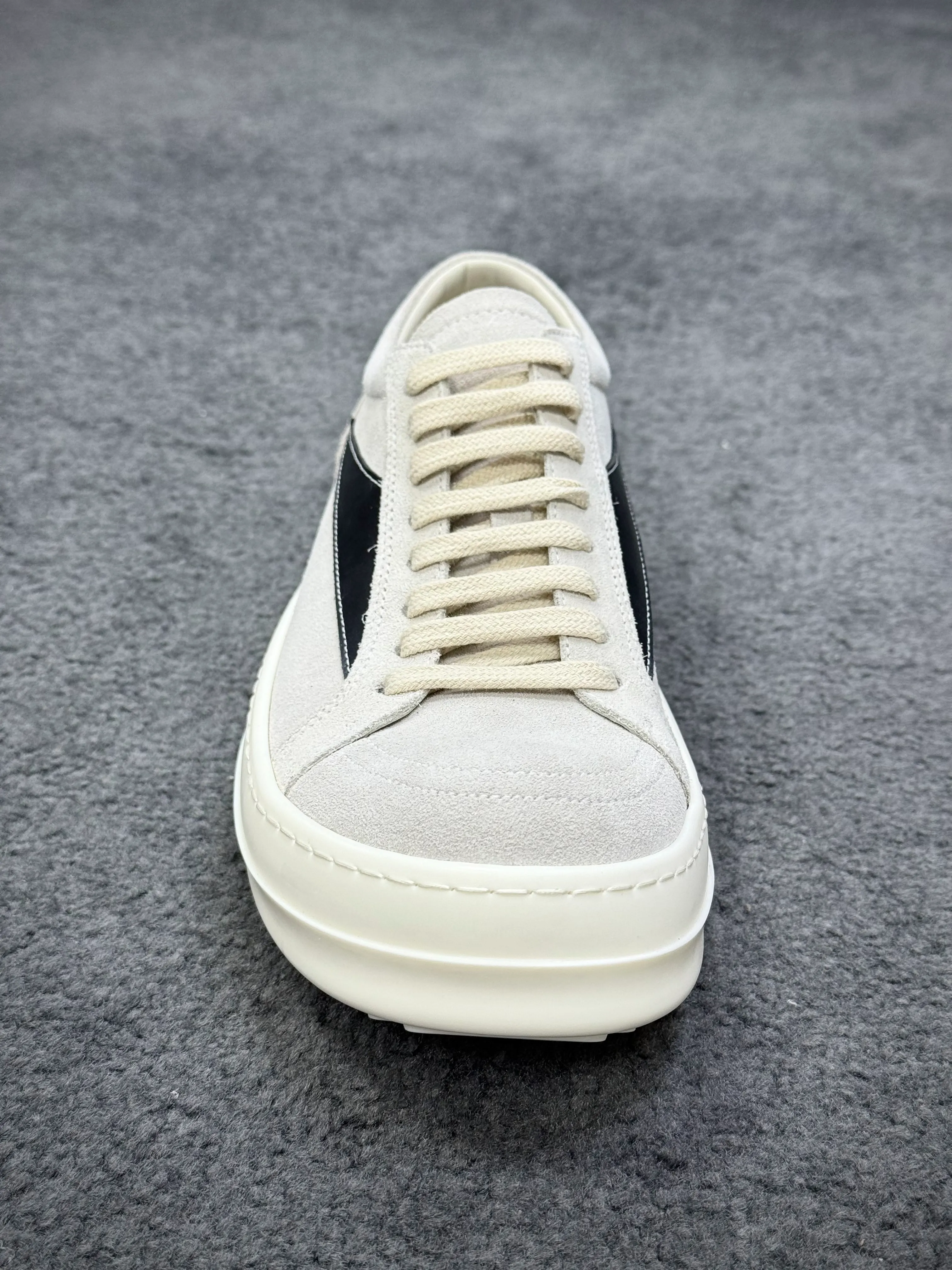 R 0wens Strobe Vintage Low Suede Sneakers Black Pearl Milk Right View
