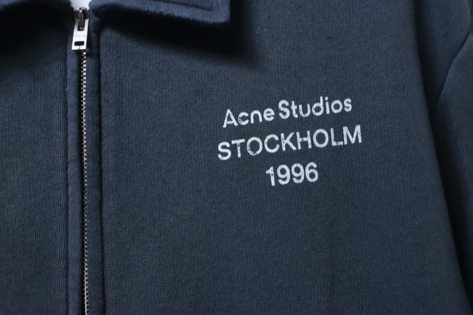 Logo Detail