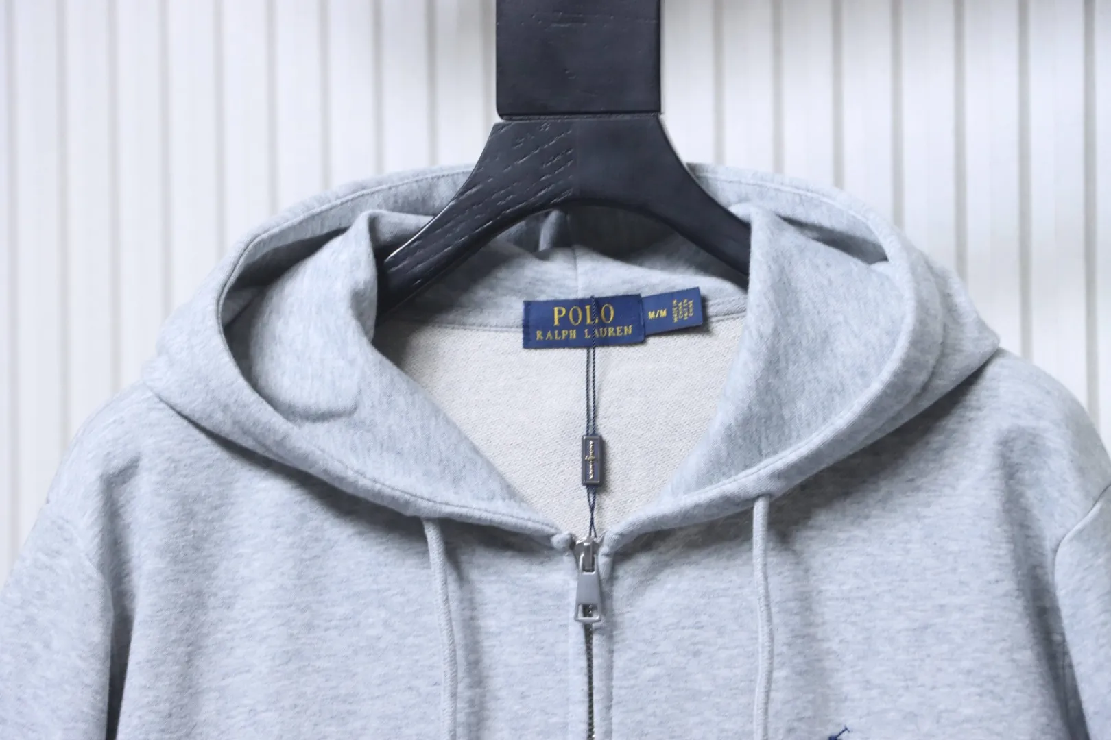 Collar Detail