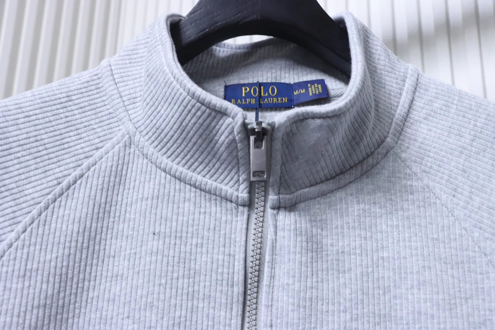 Collar Detail