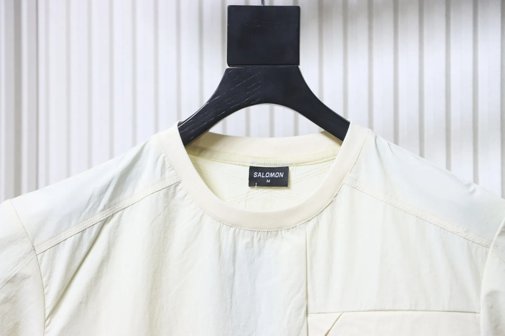 Neckline