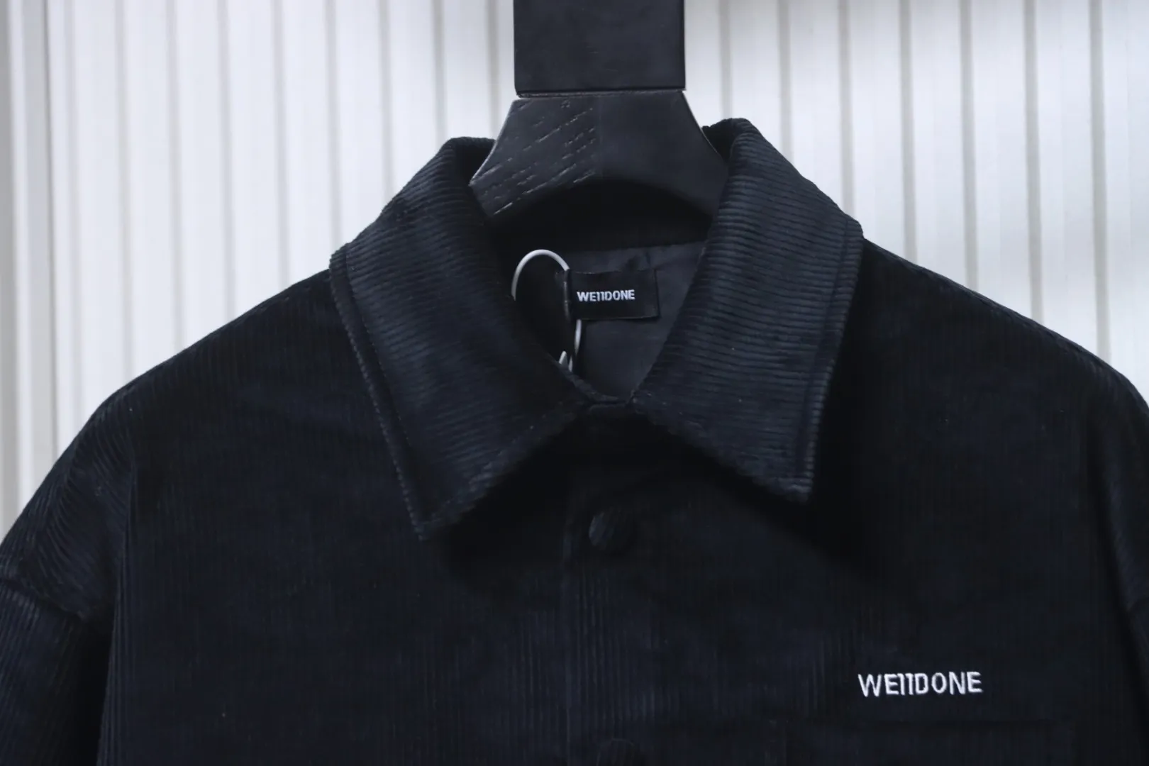 Collar Detail