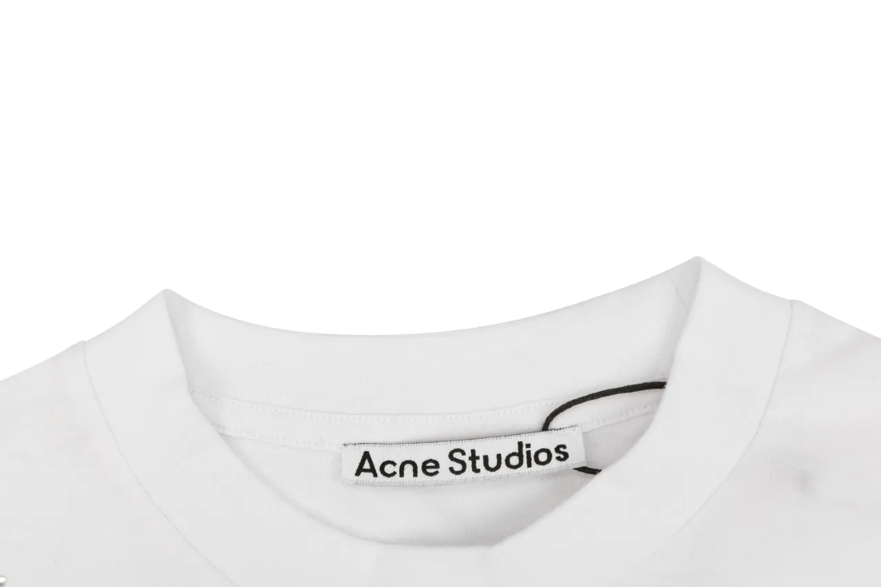 Neckline