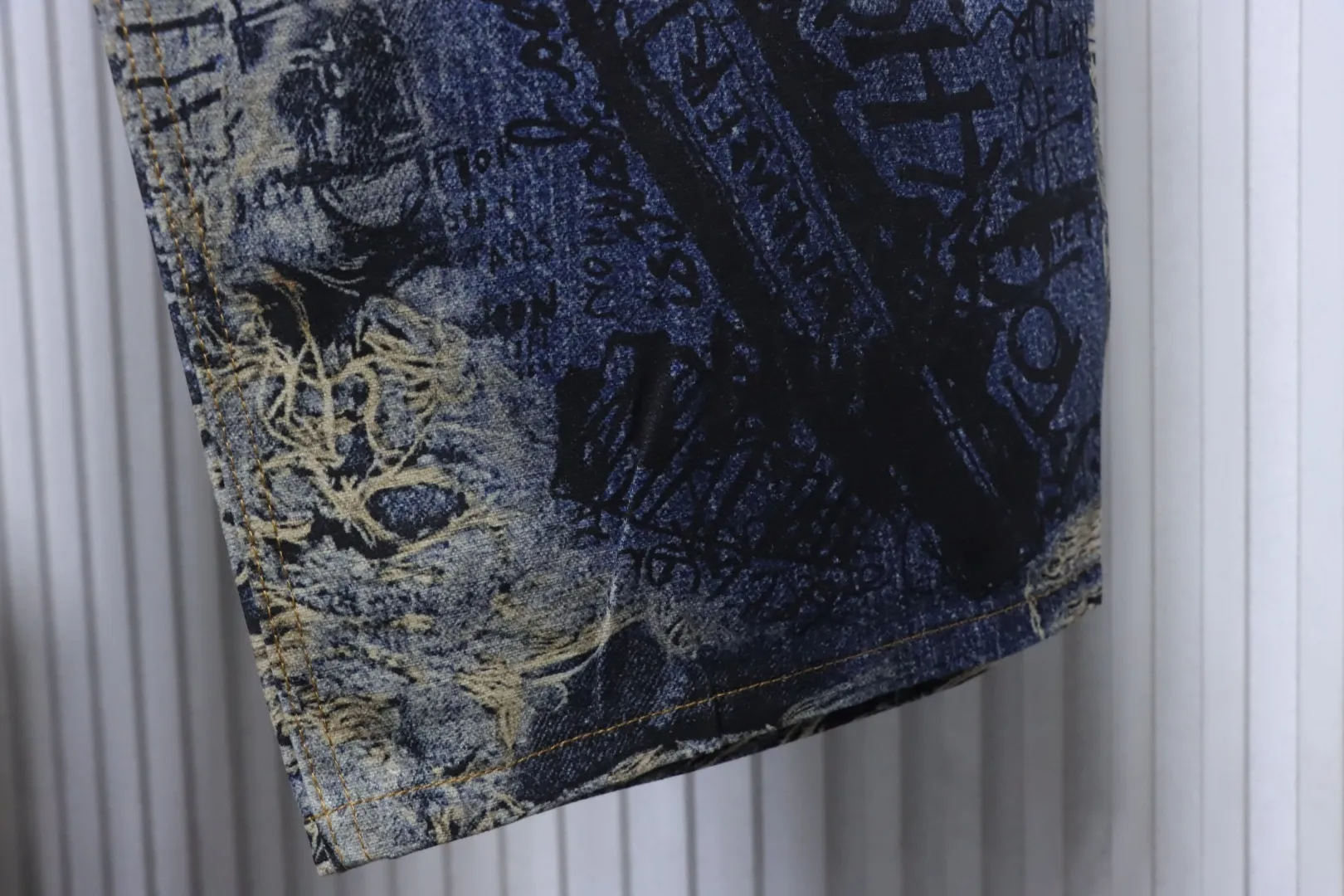 Bottom Hem Detail