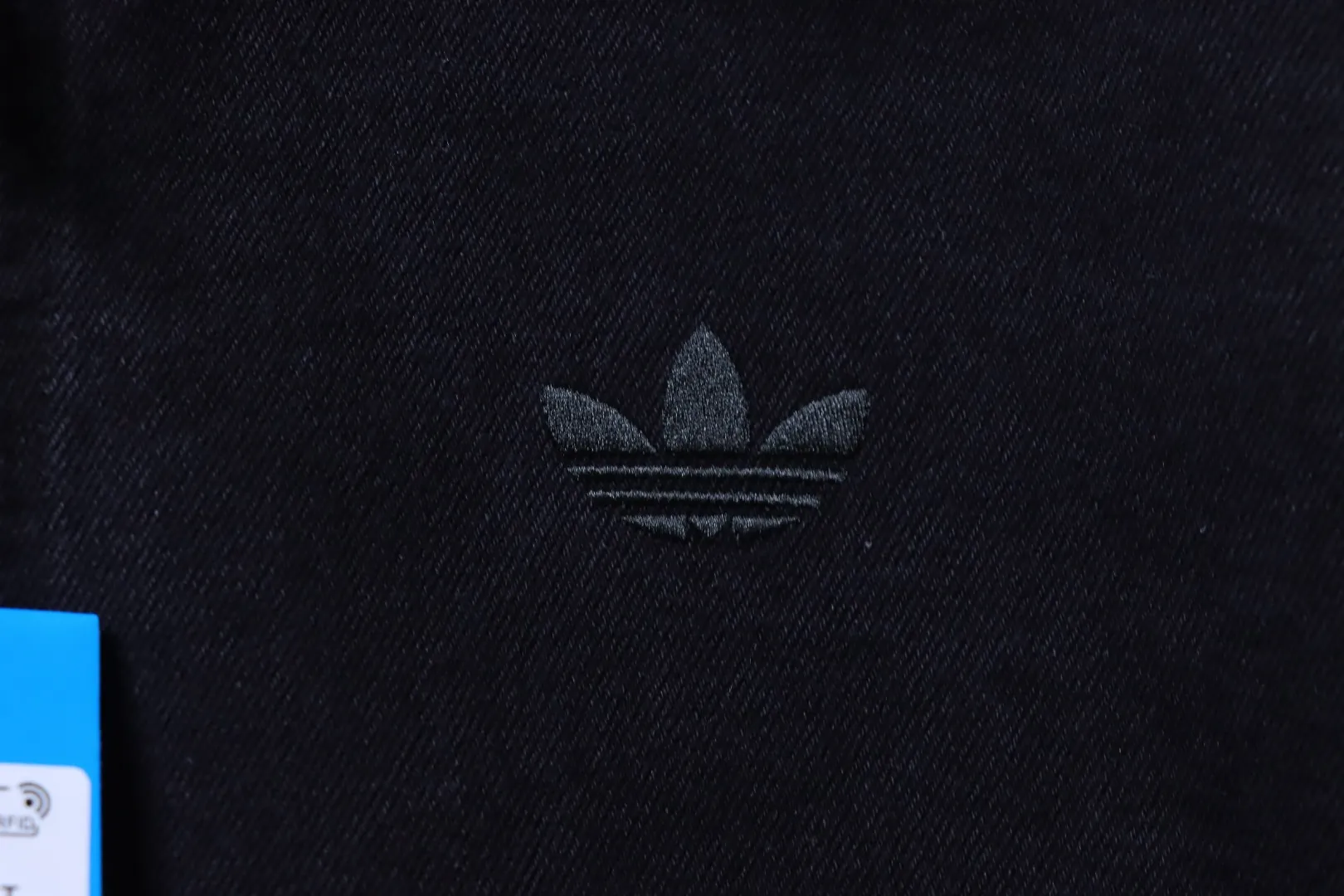 Logo Detail