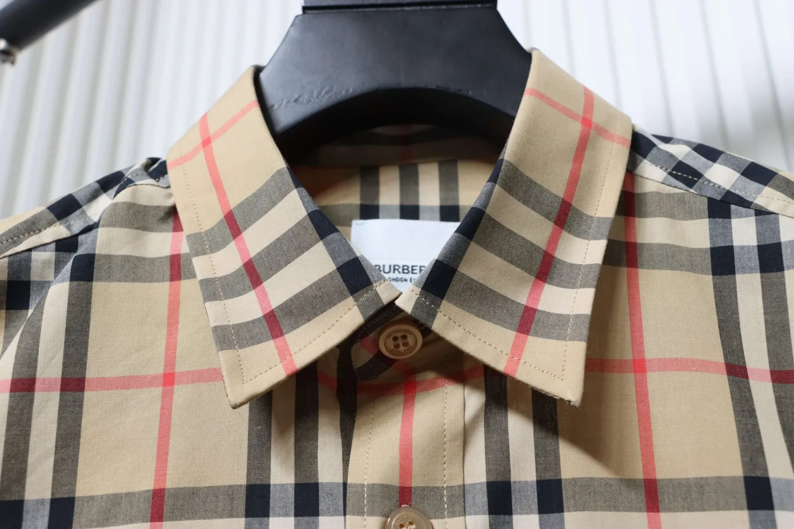 Collar Detail