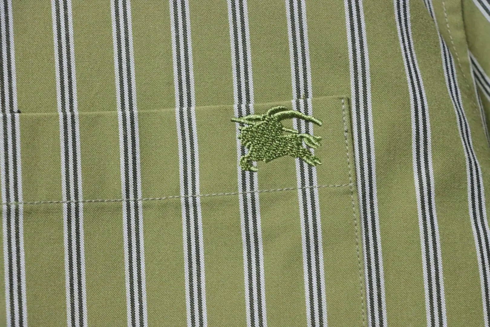 Logo Embroided Detail