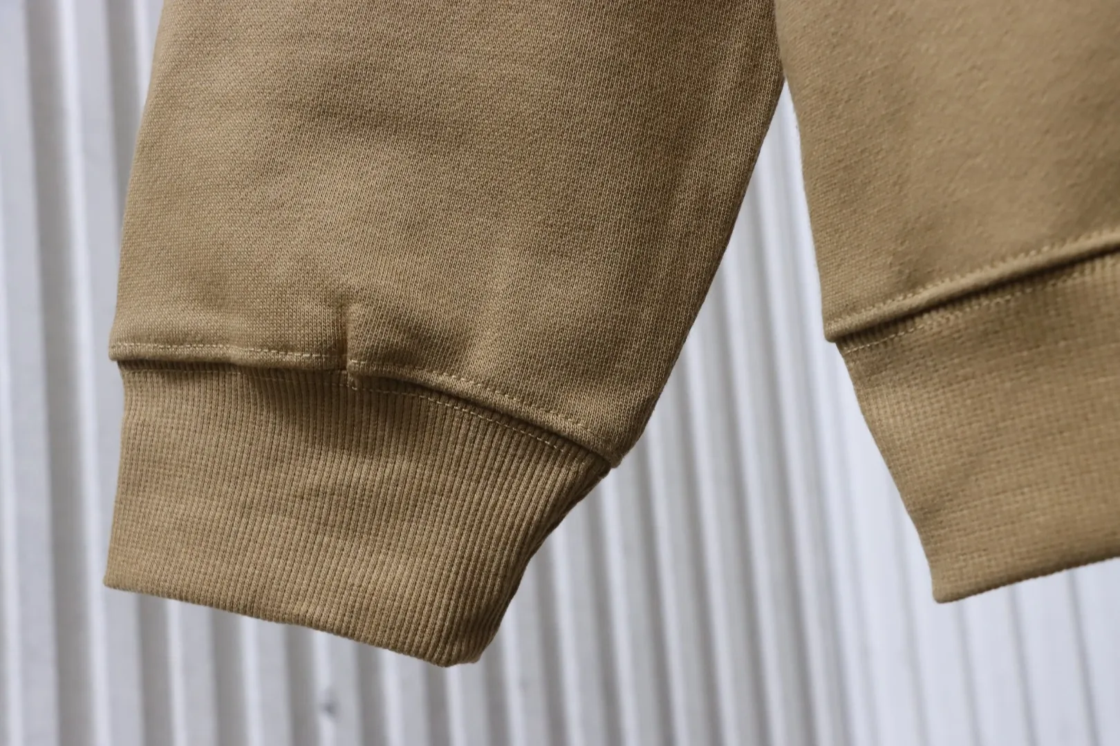 Sleeve Cuff Details