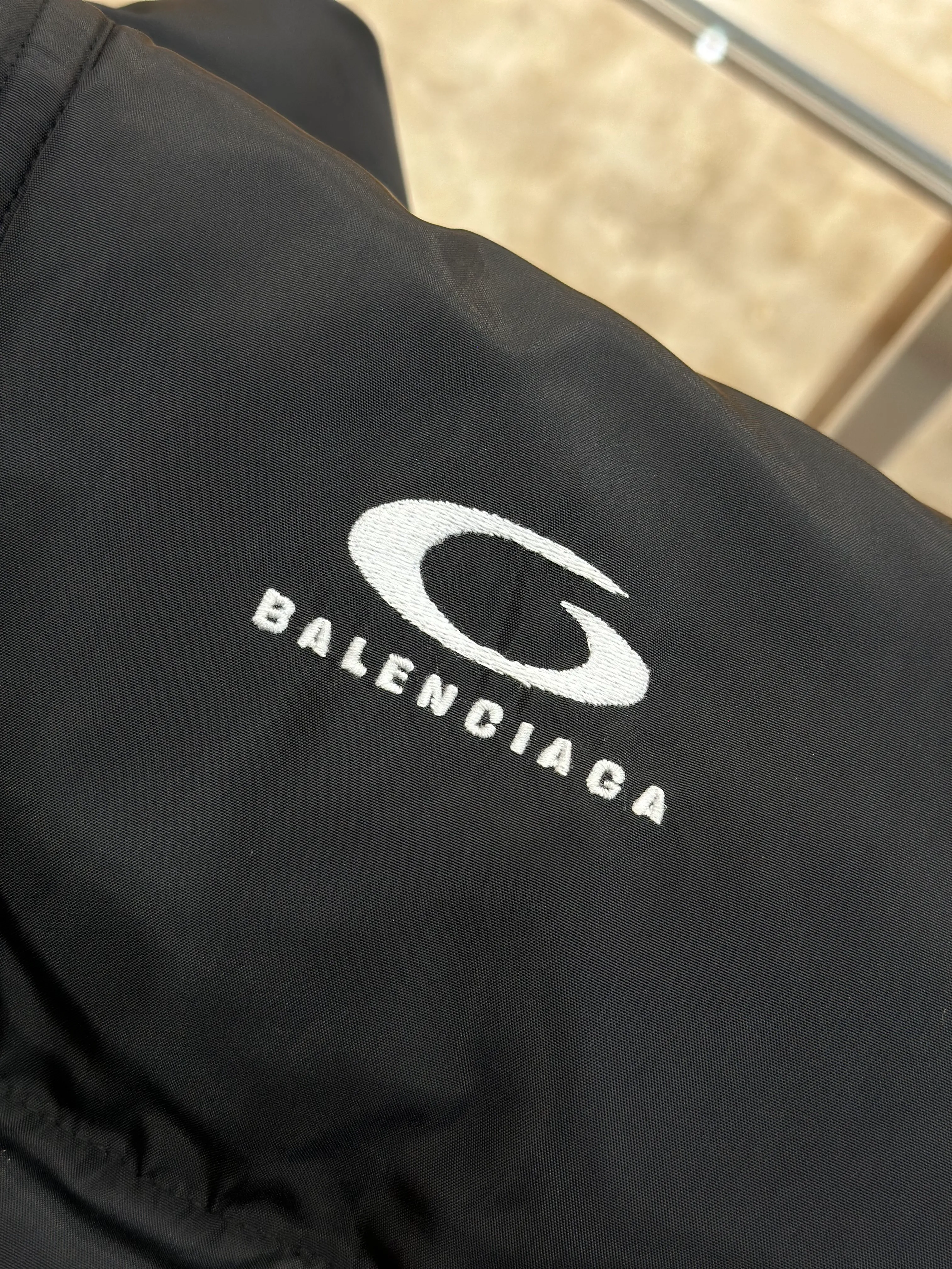Logo Detail
