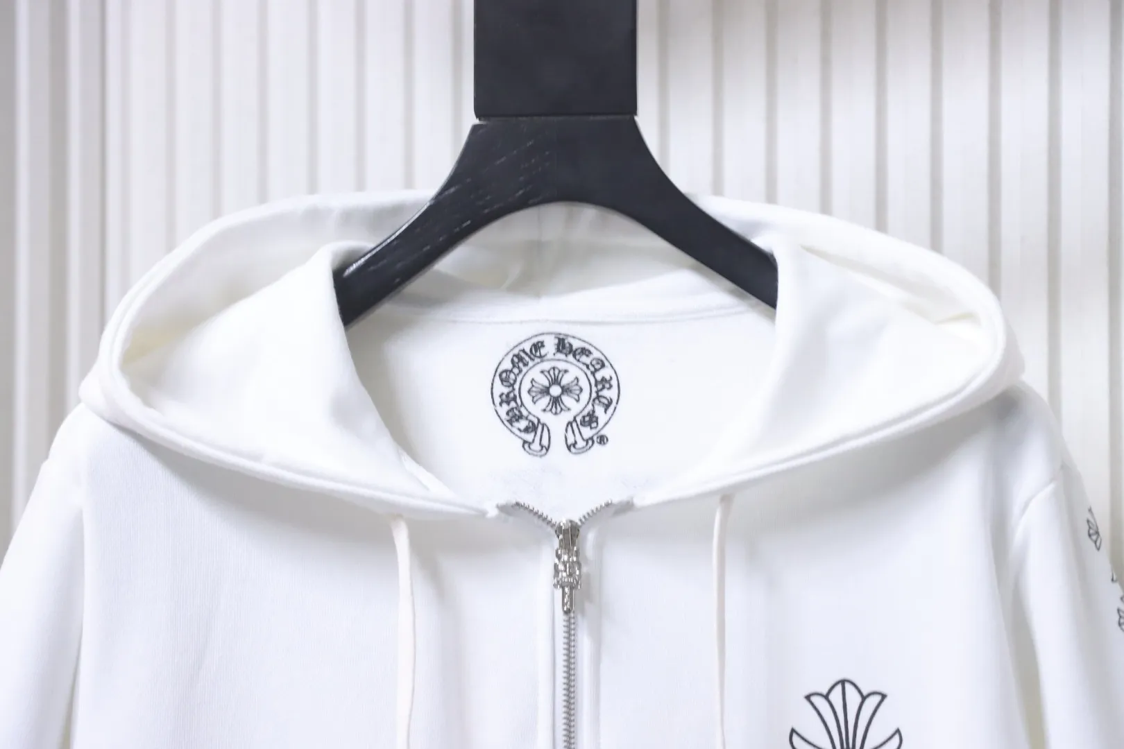 Collar Detail