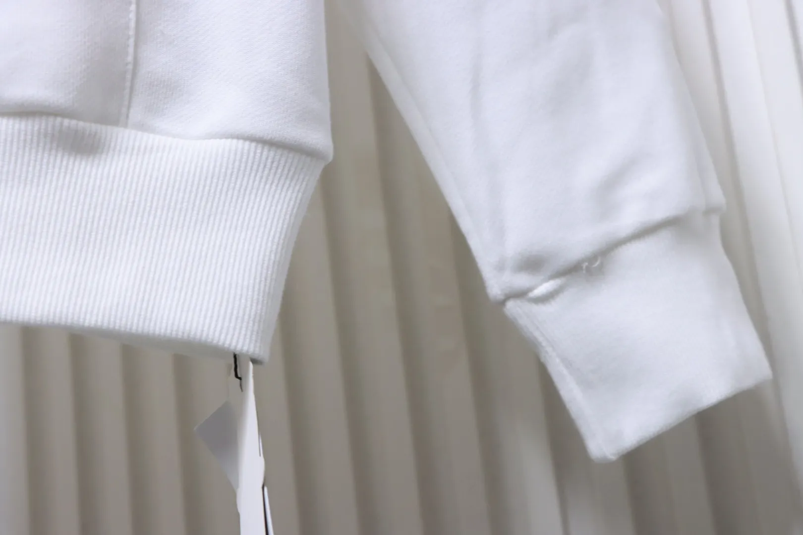 Long Sleeve Detail