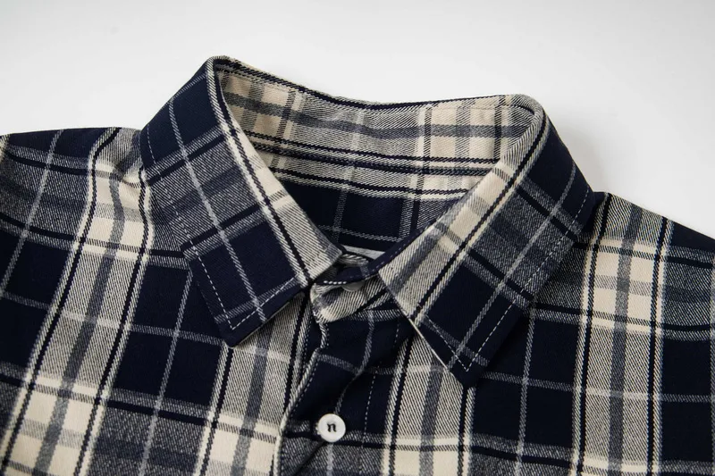 Collar Detail