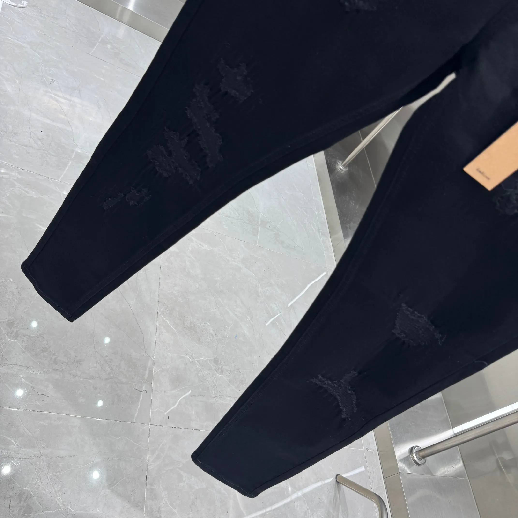 Bottom Hem Details