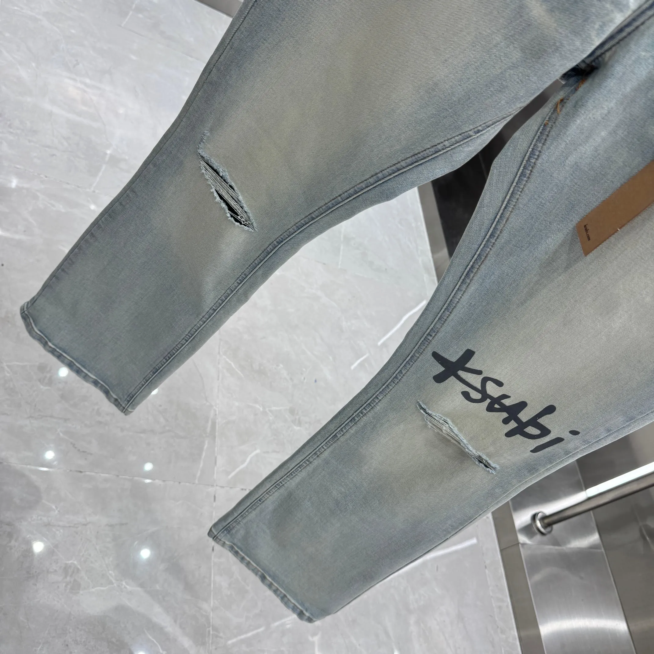 Bottom Hem details