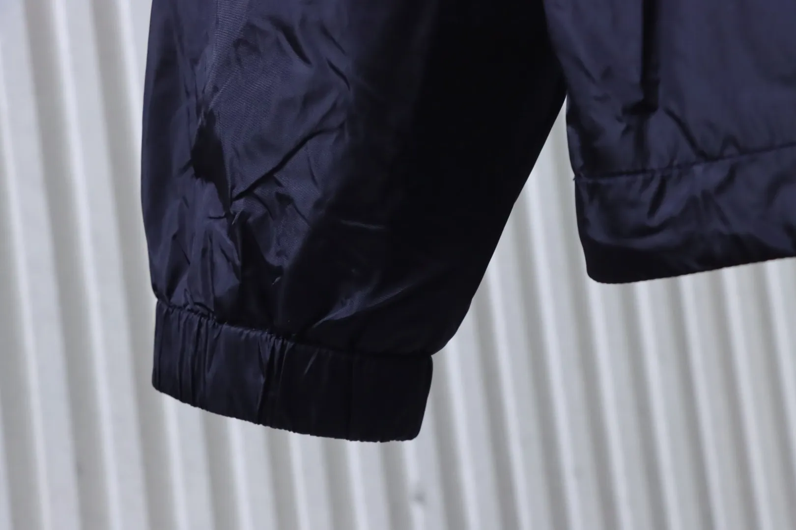 Long Sleeve Details