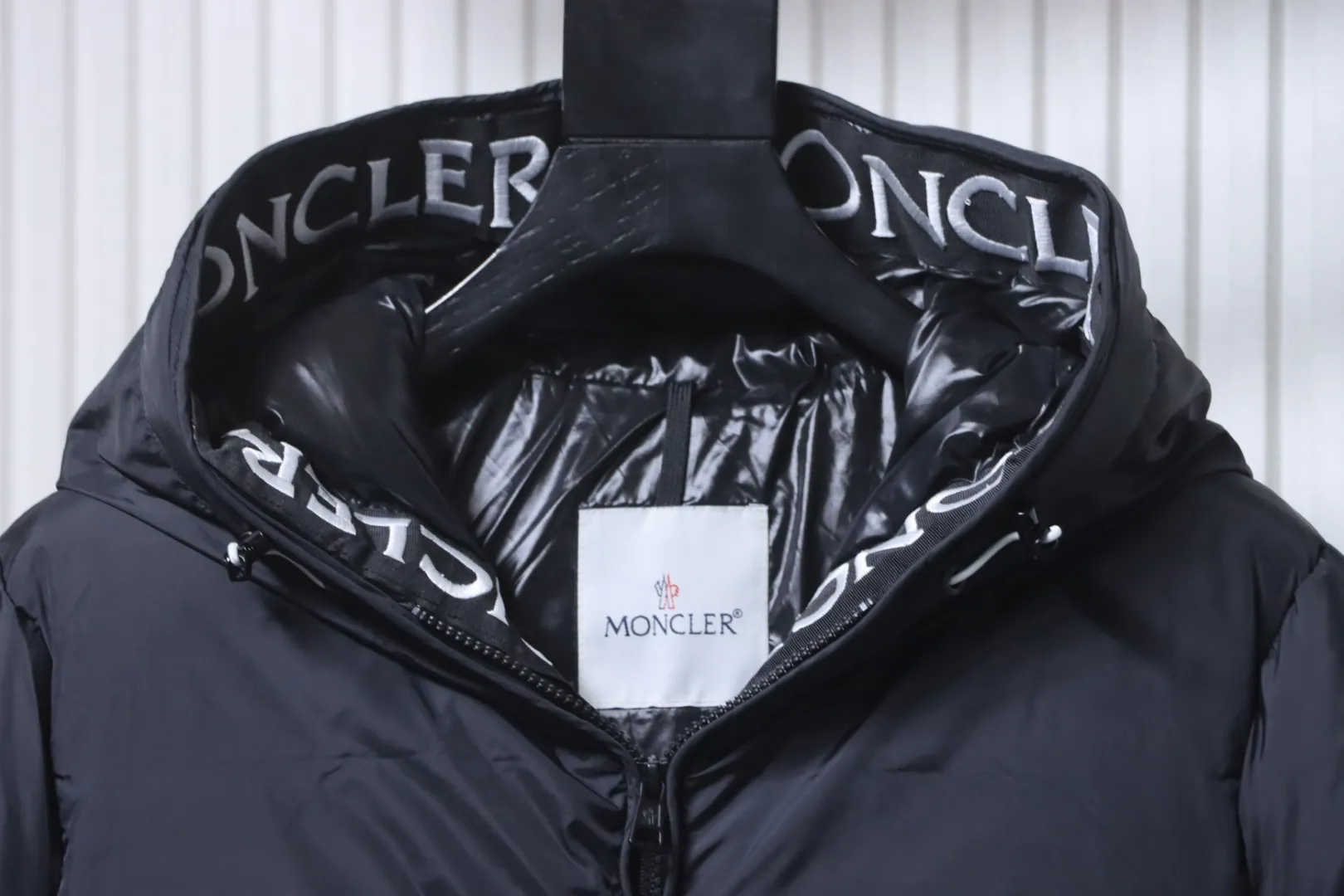 Collar Detail