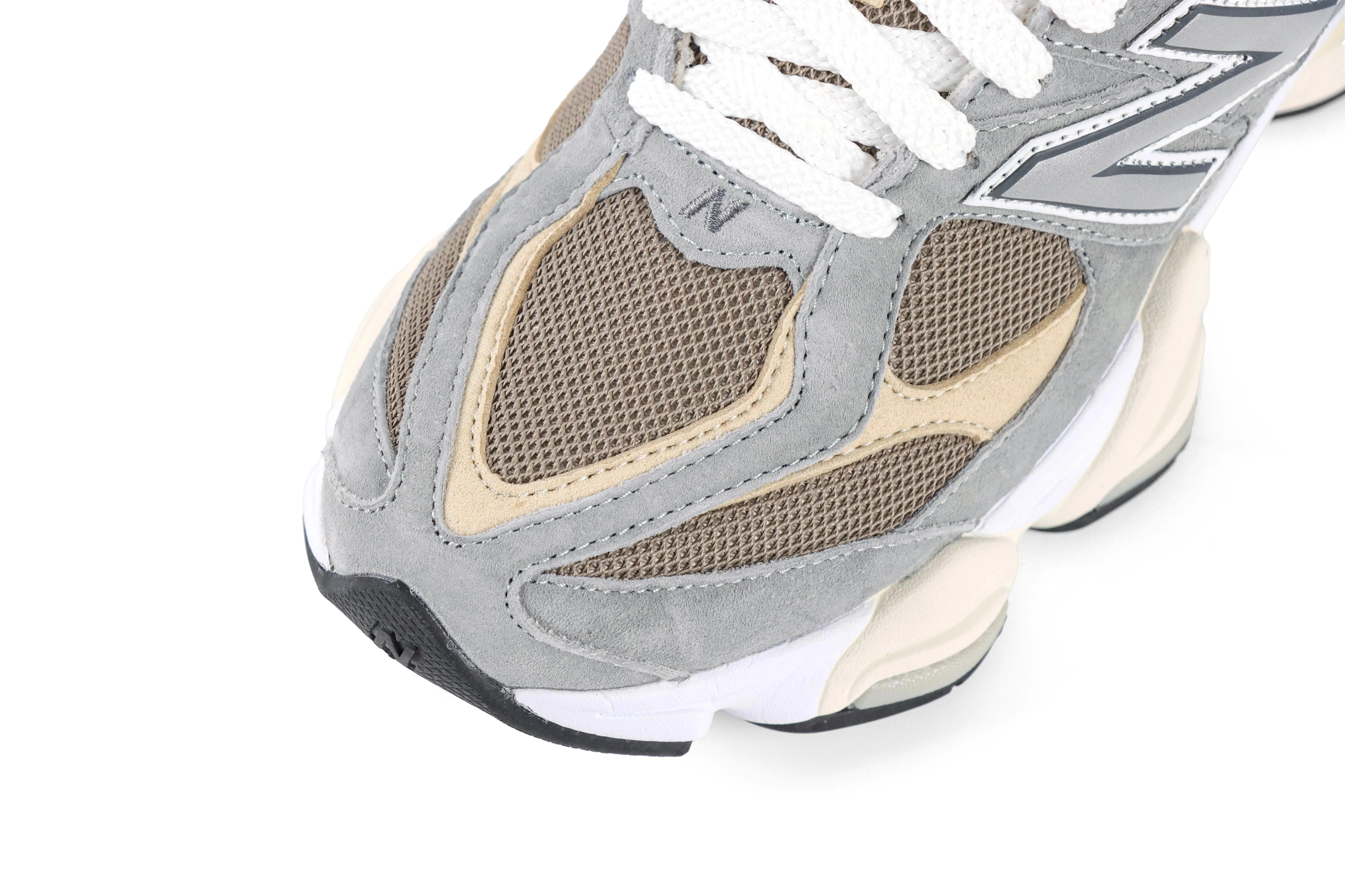 Mesh toe Box