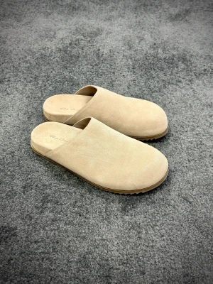 R 0wens Beige Leather Granola Mules Angeled View
