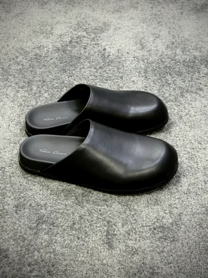 R 0wens Black Leather Granola Mules Right Side View