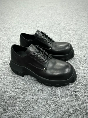 R 0wens Bozo Tractor Leather Derby Shoes Black Angeled View