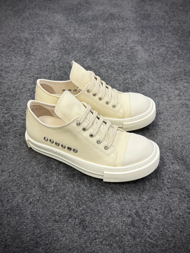 R 0wens DRKSHDW Milk Low Sneakers Angeled View