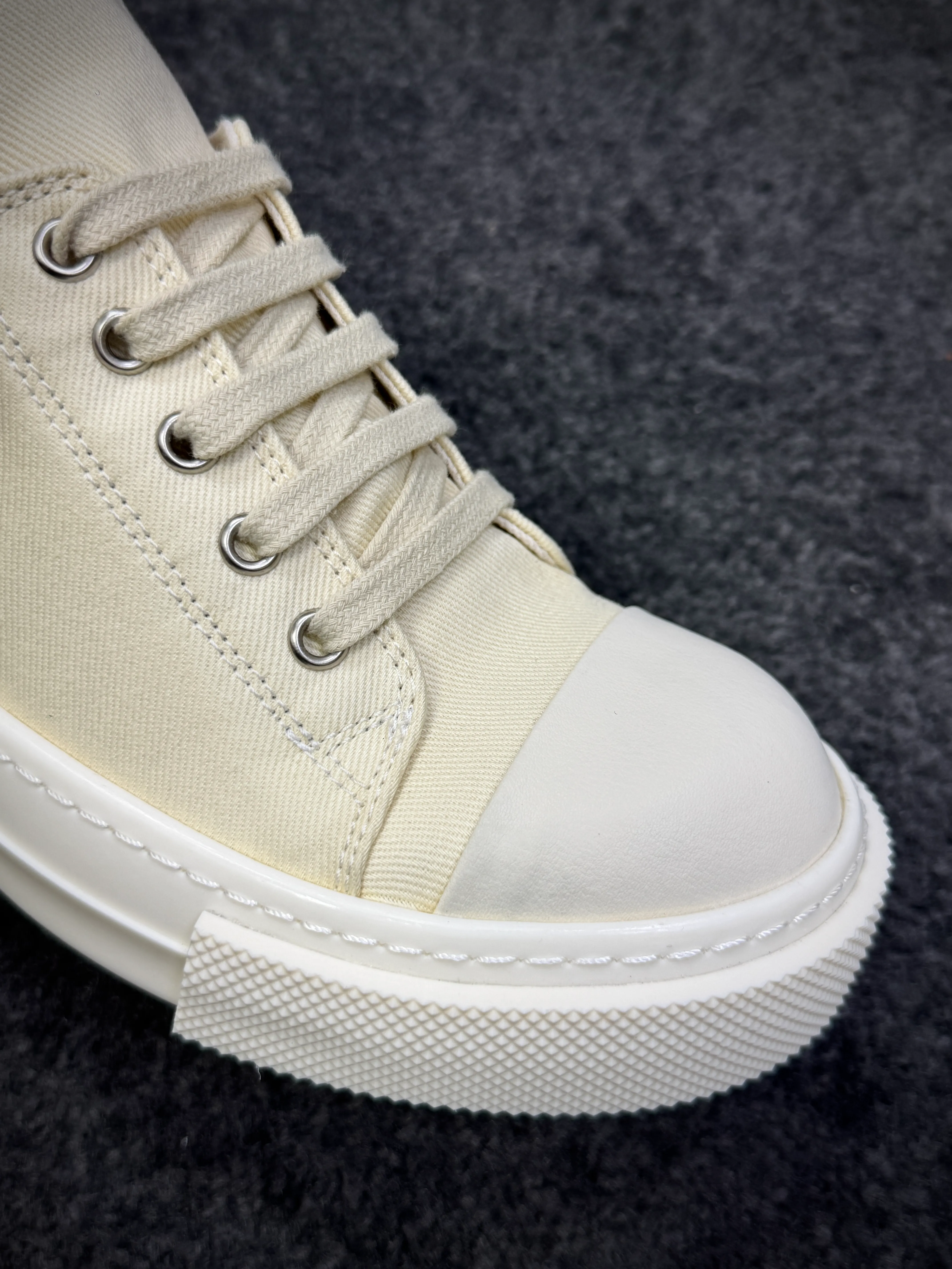 Front Toe Detail