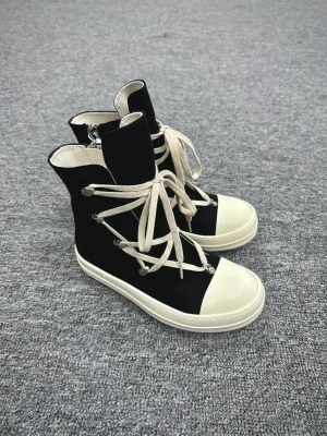 R 0wens DRKSHDW Porterville Hexa High BlackMilk Sneakers Angeled View