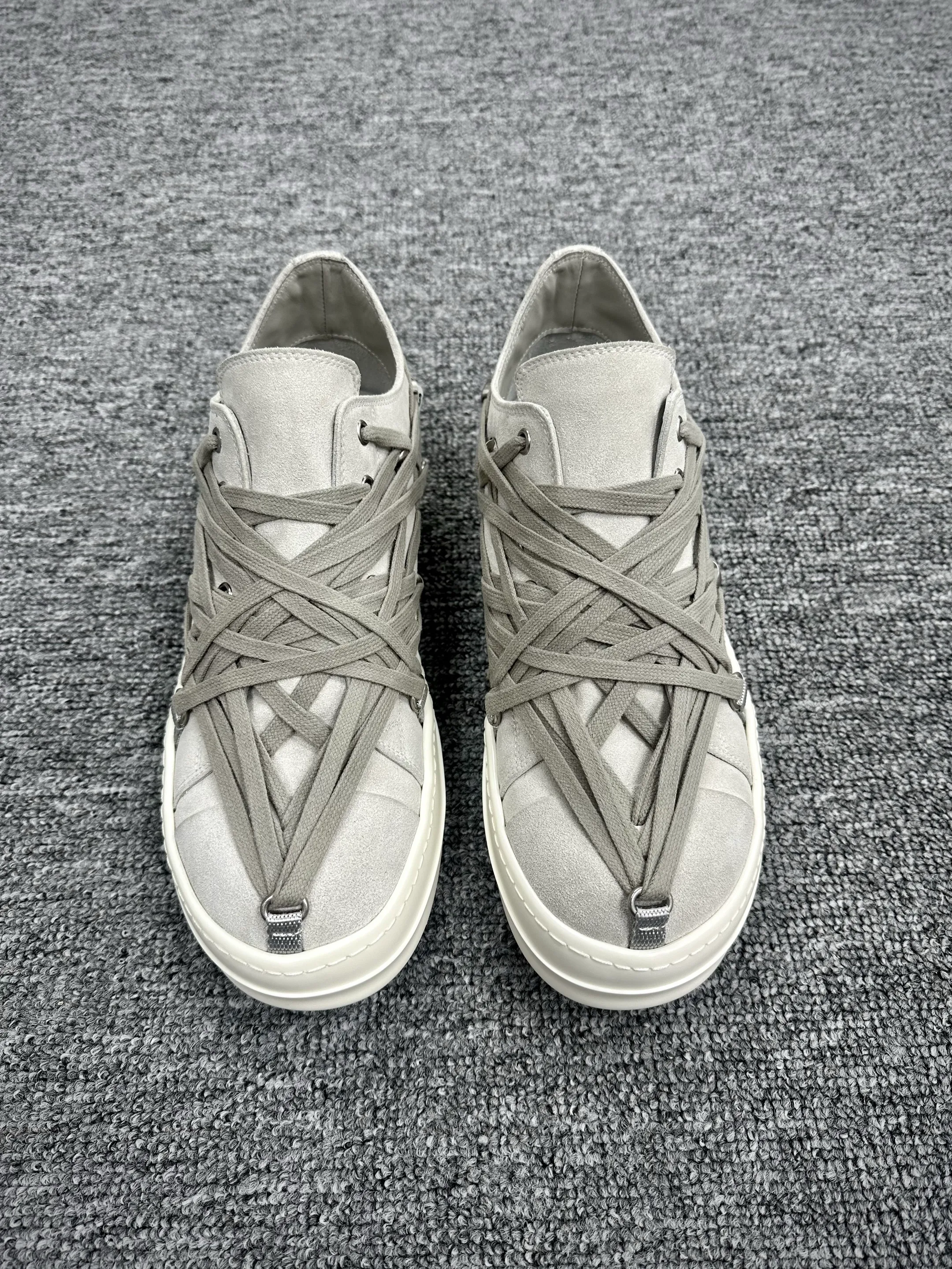 R 0wens Hollywood Megalace Dinge Grey Suede Low Sneakers Front View