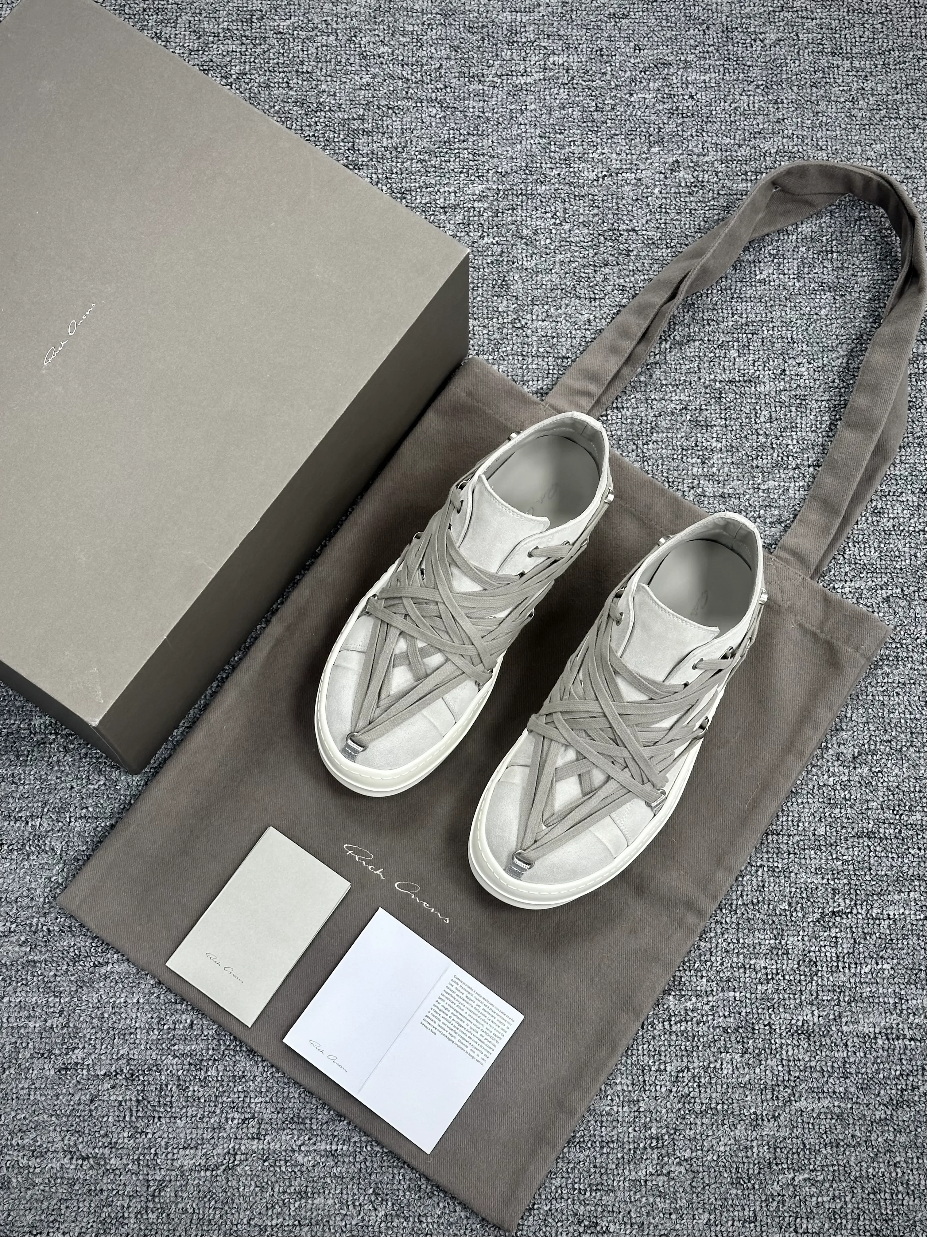 R 0wens Hollywood Megalace Dinge Grey Suede Low Sneakers Top R 0wens Hollywood Megalace Dinge Grey Suede Low Sneakers Top View