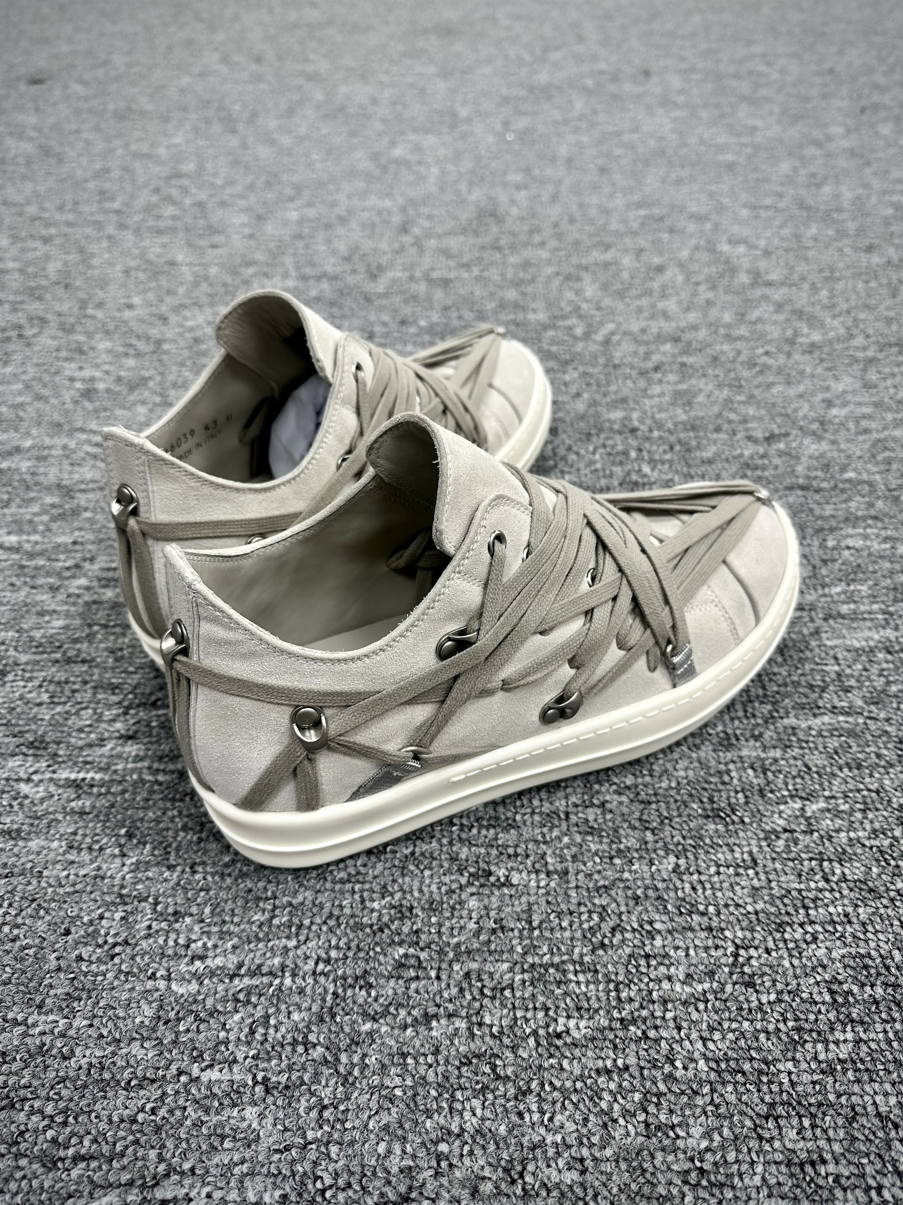 R 0wens Hollywood Megalace Dinge Grey Suede Low Sneakers Angeled View
