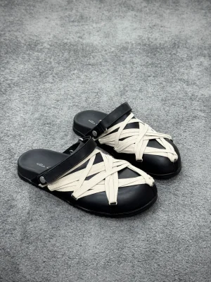 R 0wens Hollywood Strap Spartan Geth Slide Sandals Black Milk Angeled View